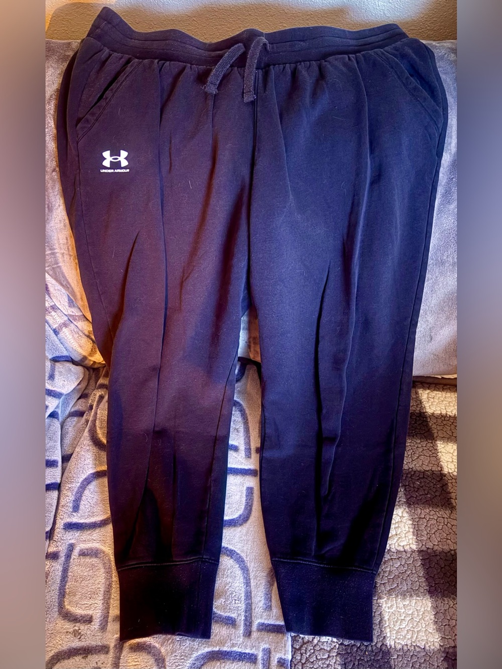 Under Armour Women’s Size 1x Fleece Joggers with Drawstring Waist Black